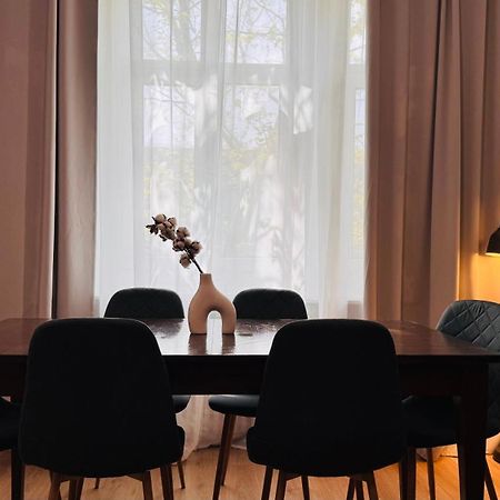 Ideal Home - Spacious & Modern Accommodation Near Unirii Square Букурещ Екстериор снимка