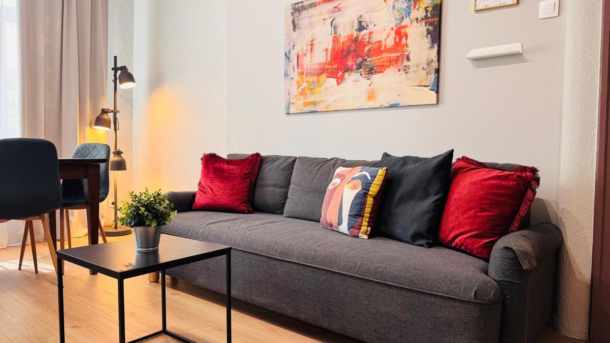 Ideal Home - Spacious & Modern Accommodation Near Unirii Square Букурещ Стая снимка
