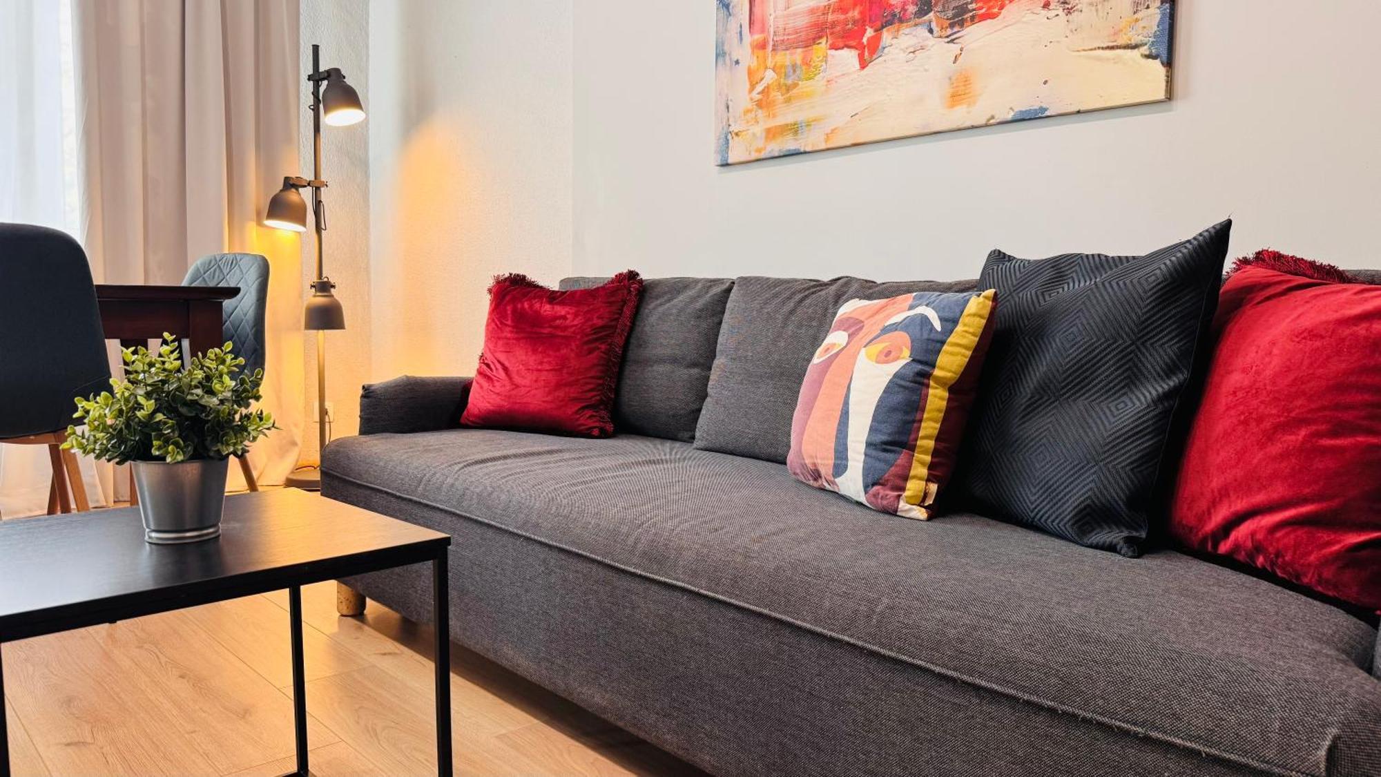 Ideal Home - Spacious & Modern Accommodation Near Unirii Square Букурещ Стая снимка