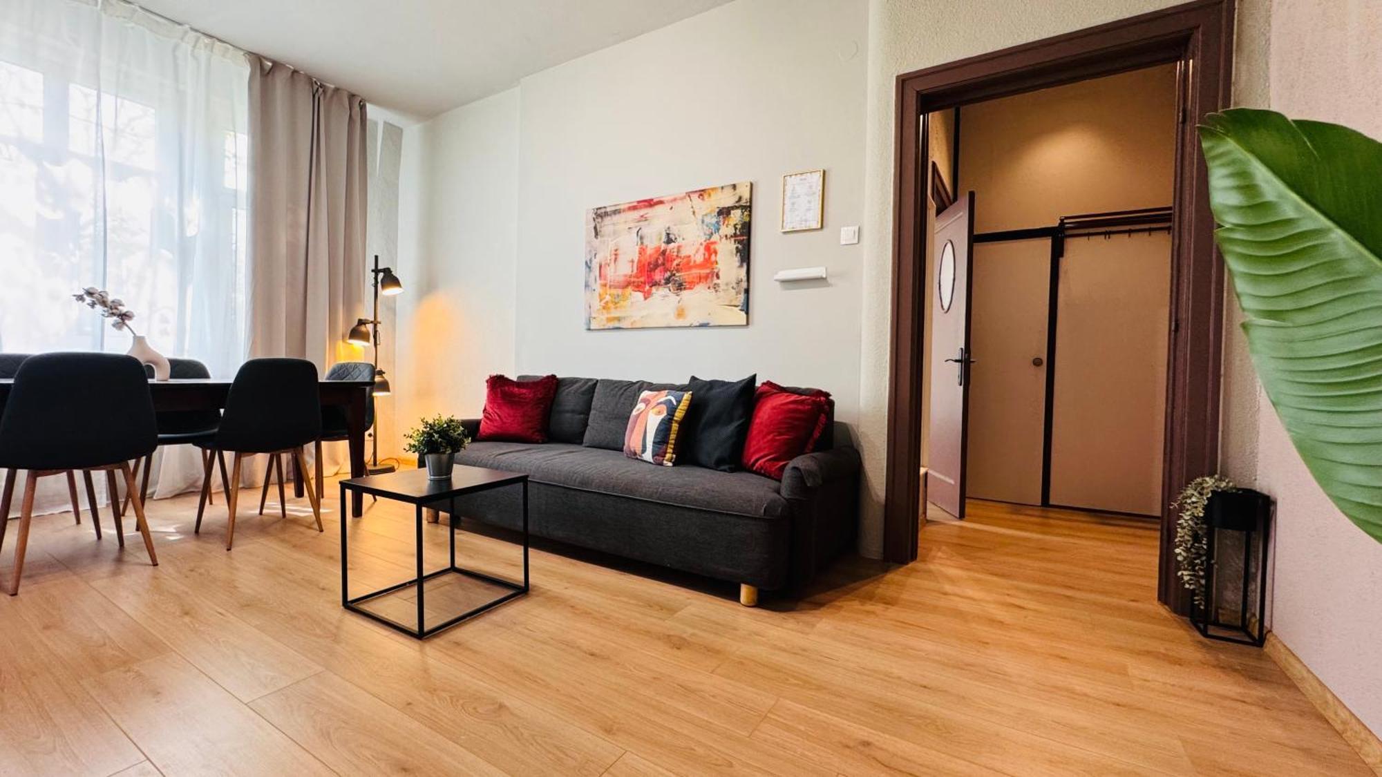 Ideal Home - Spacious & Modern Accommodation Near Unirii Square Букурещ Стая снимка