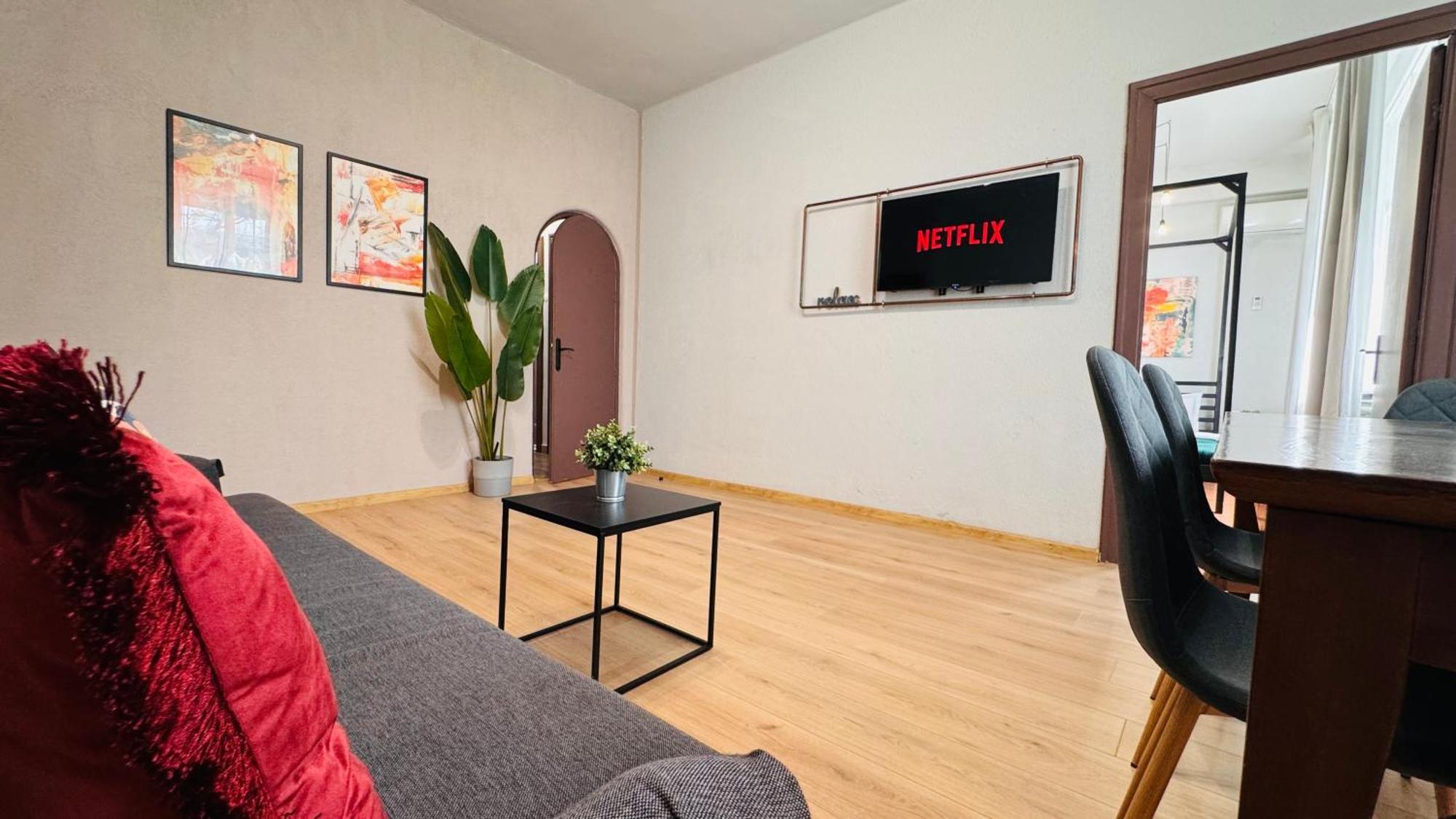 Ideal Home - Spacious & Modern Accommodation Near Unirii Square Букурещ Стая снимка