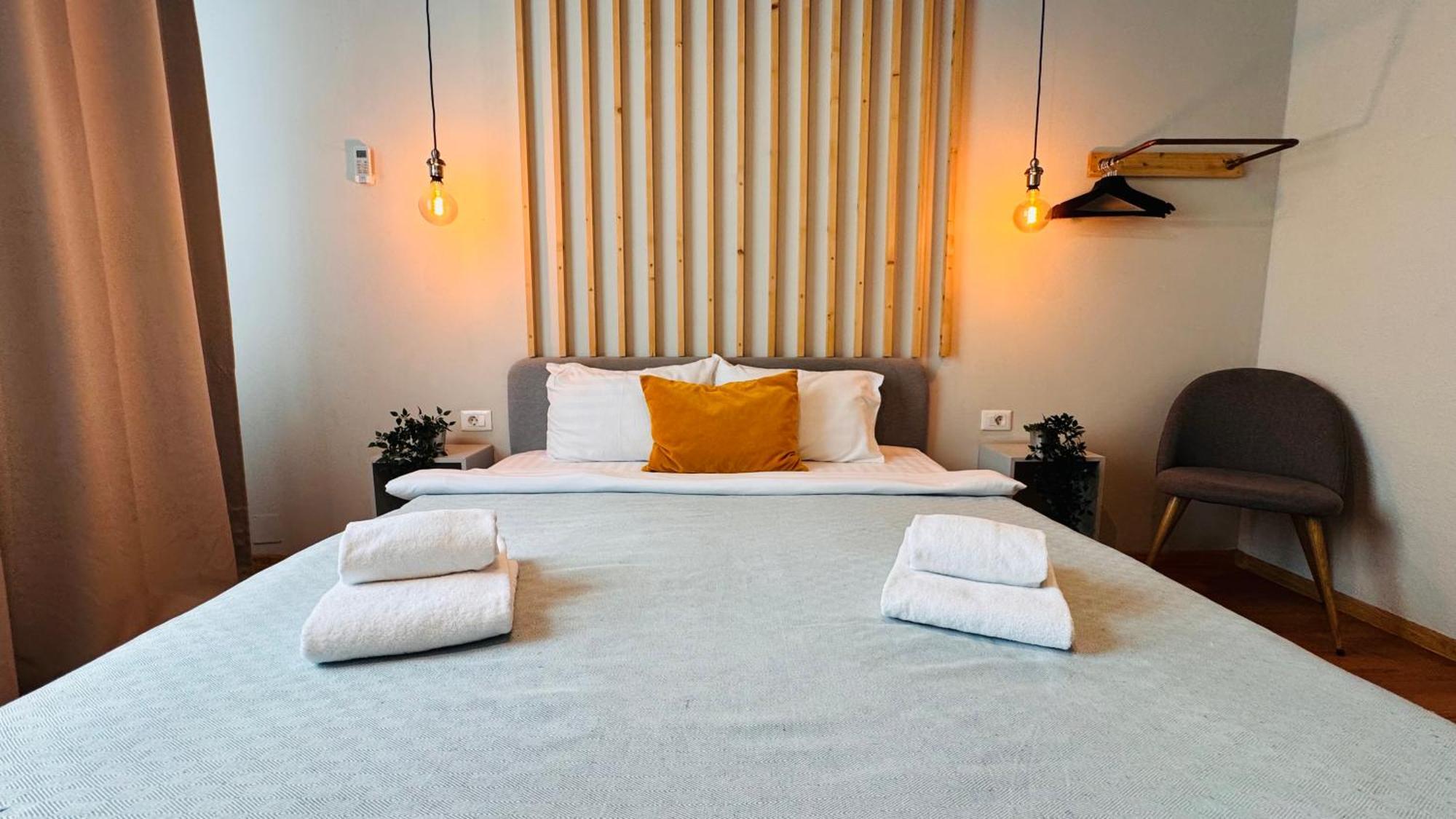 Ideal Home - Spacious & Modern Accommodation Near Unirii Square Букурещ Стая снимка