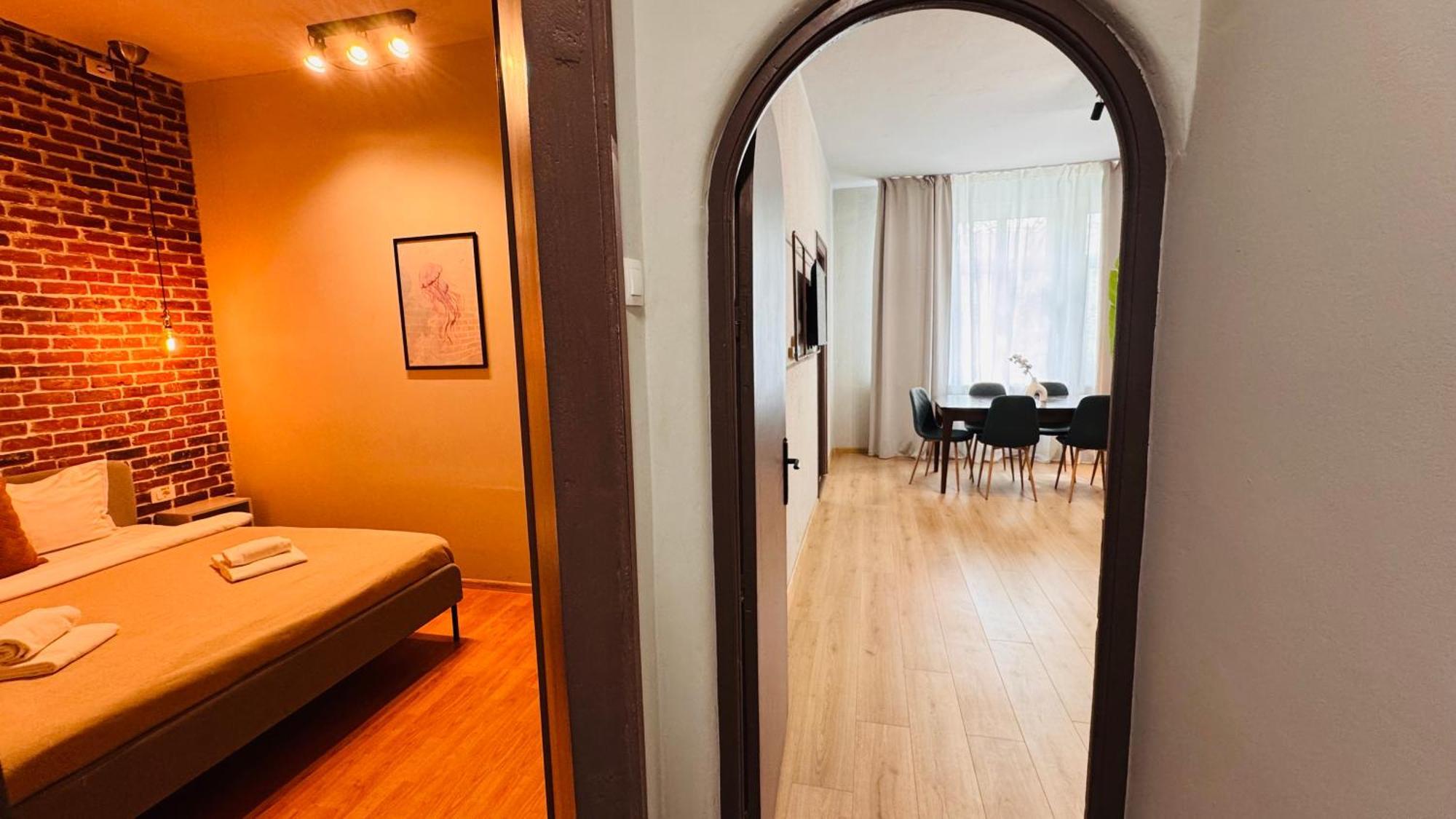 Ideal Home - Spacious & Modern Accommodation Near Unirii Square Букурещ Стая снимка