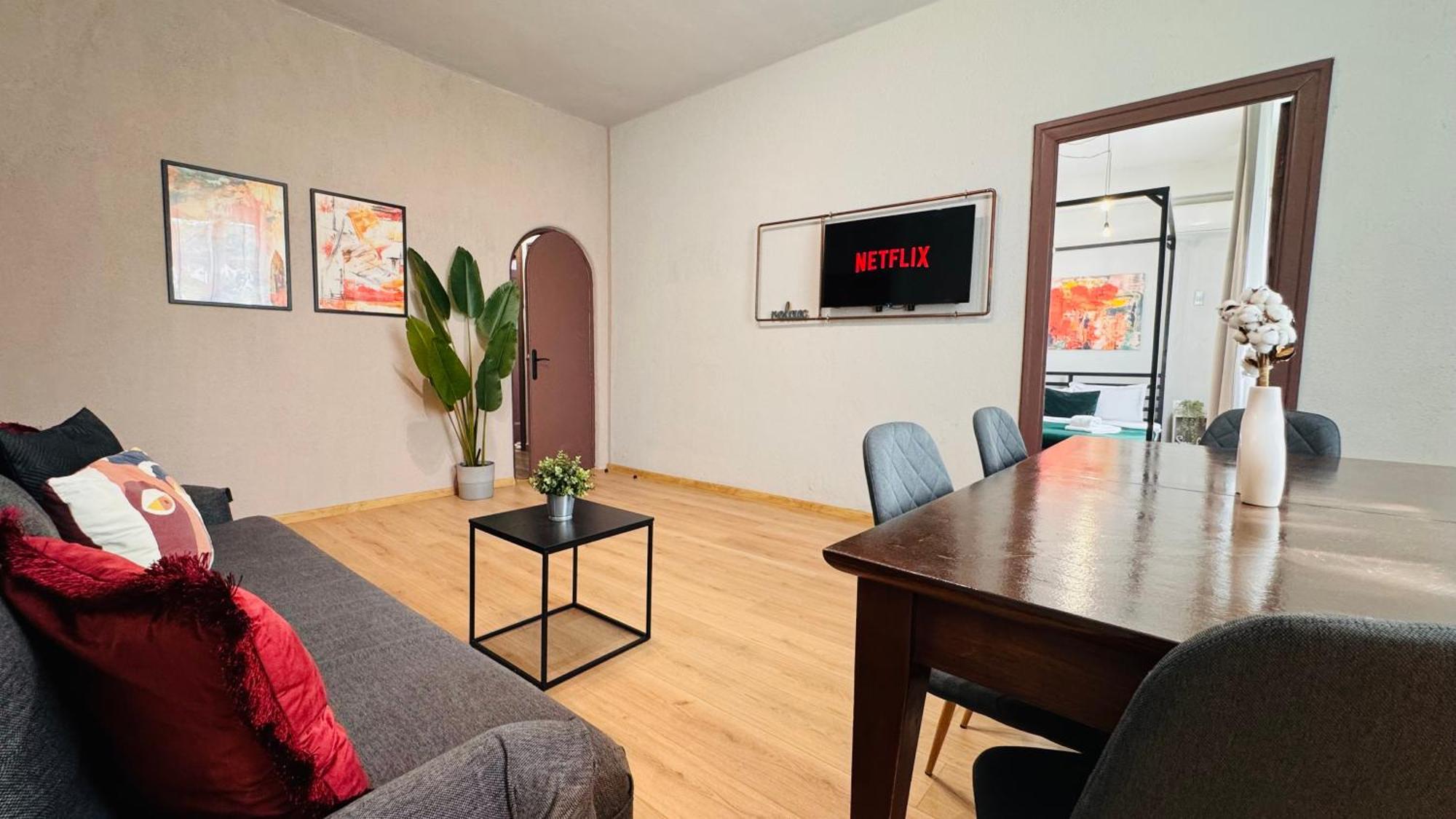 Ideal Home - Spacious & Modern Accommodation Near Unirii Square Букурещ Екстериор снимка