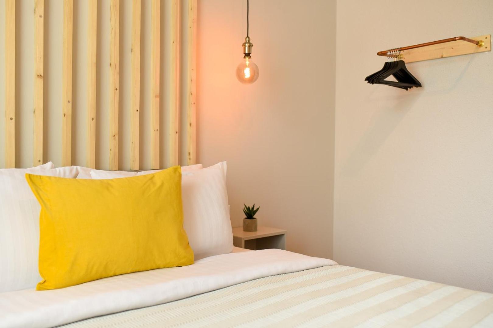 Ideal Home - Spacious & Modern Accommodation Near Unirii Square Букурещ Стая снимка