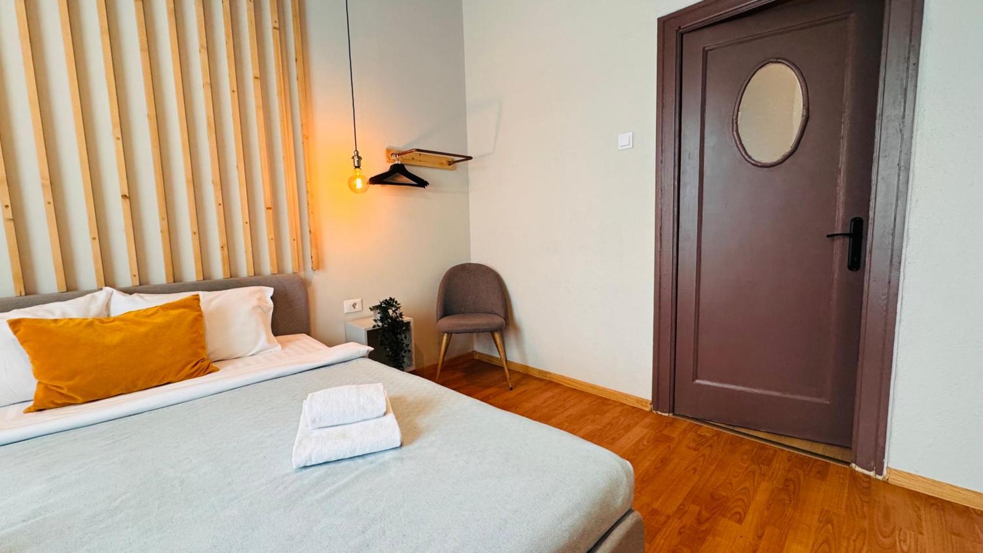 Ideal Home - Spacious & Modern Accommodation Near Unirii Square Букурещ Стая снимка
