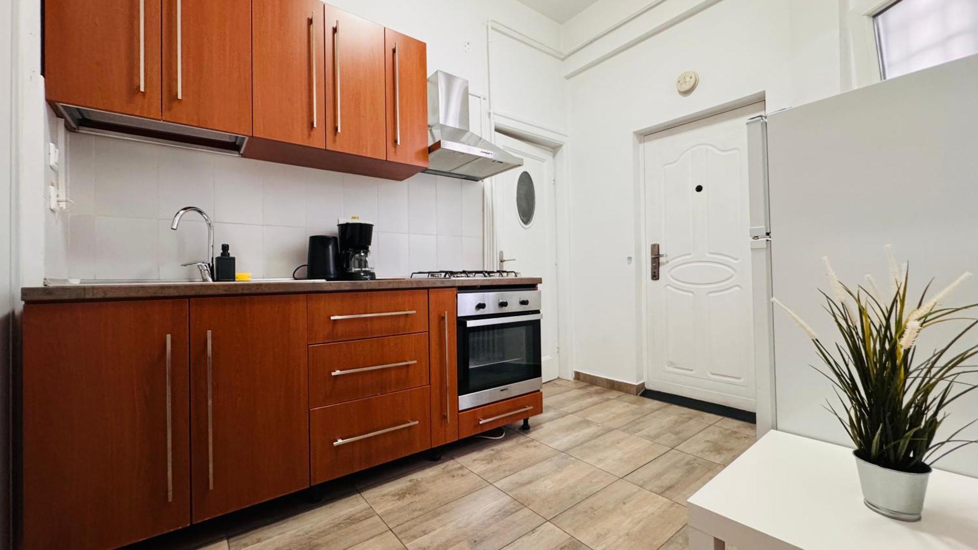Ideal Home - Spacious & Modern Accommodation Near Unirii Square Букурещ Стая снимка